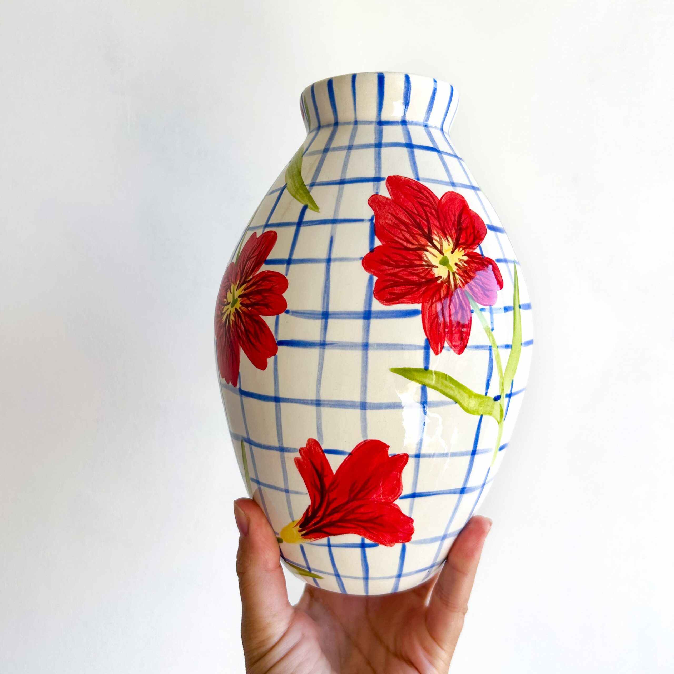 Florero de cerámica pintado a mano, inspirado en la flora de Chile, diseño panza de burro