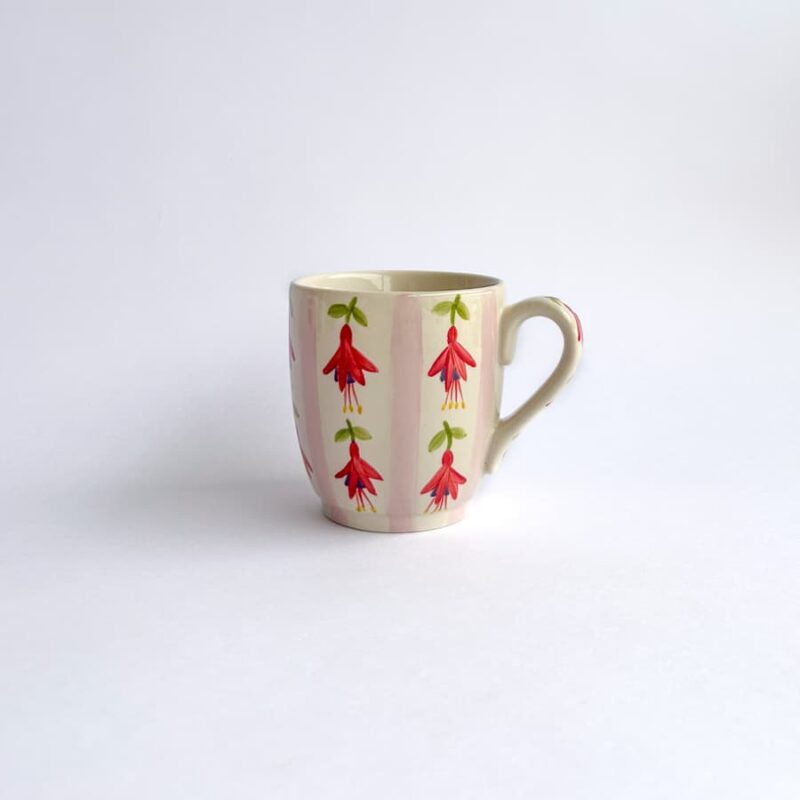 Tazón cerámica pintado a mano inspirado en la flora chilena, diseño chilco. Vista de lado