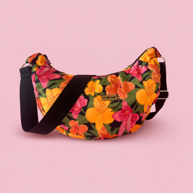 Cartera cruzada astromelias chilenas, vista de frente