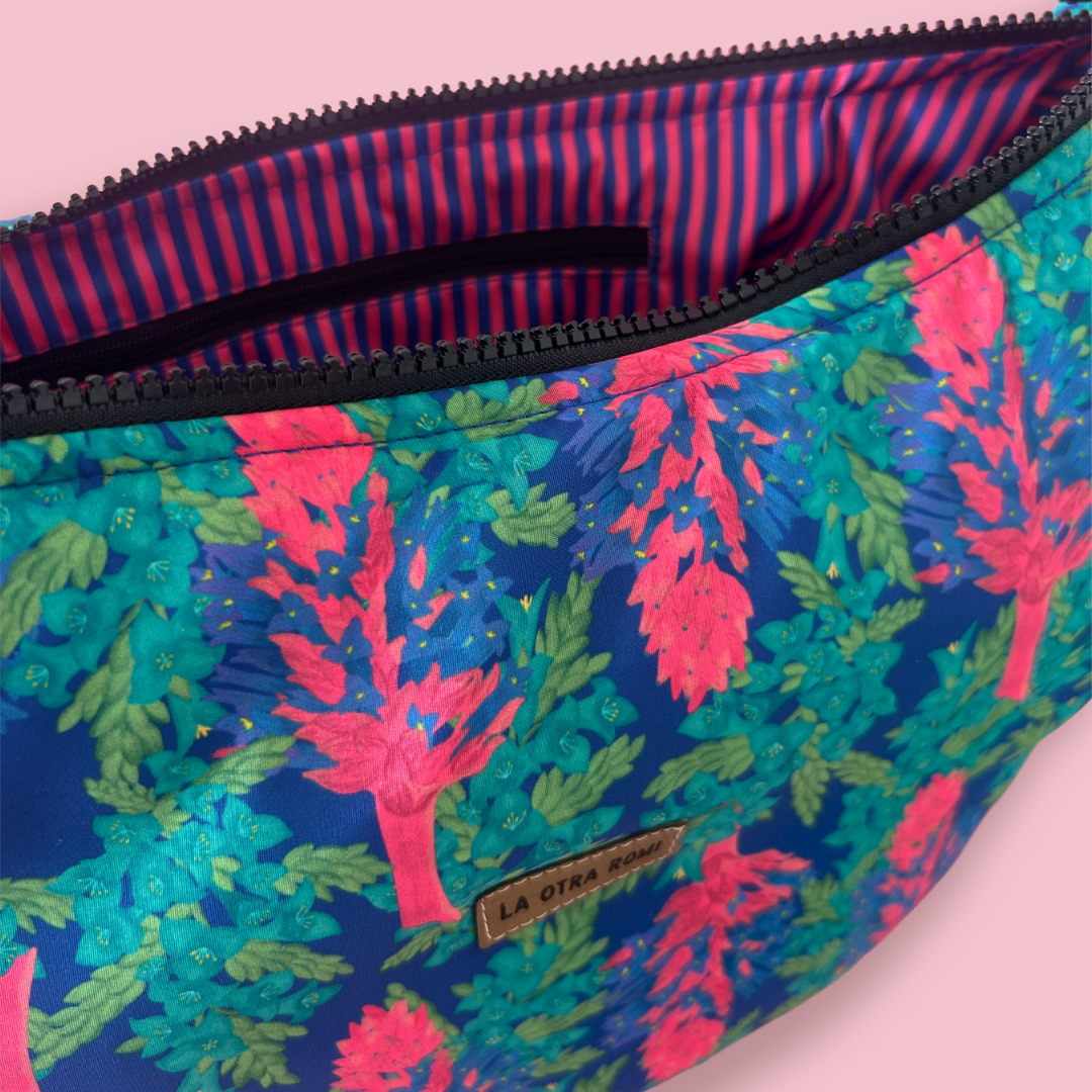 Cartera cruzada, diseño chaguales, flora nativa. Detalle forro interior y bolsillo con cierre